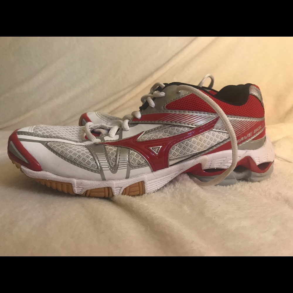 Mizuno field hockey/volleyball shoe